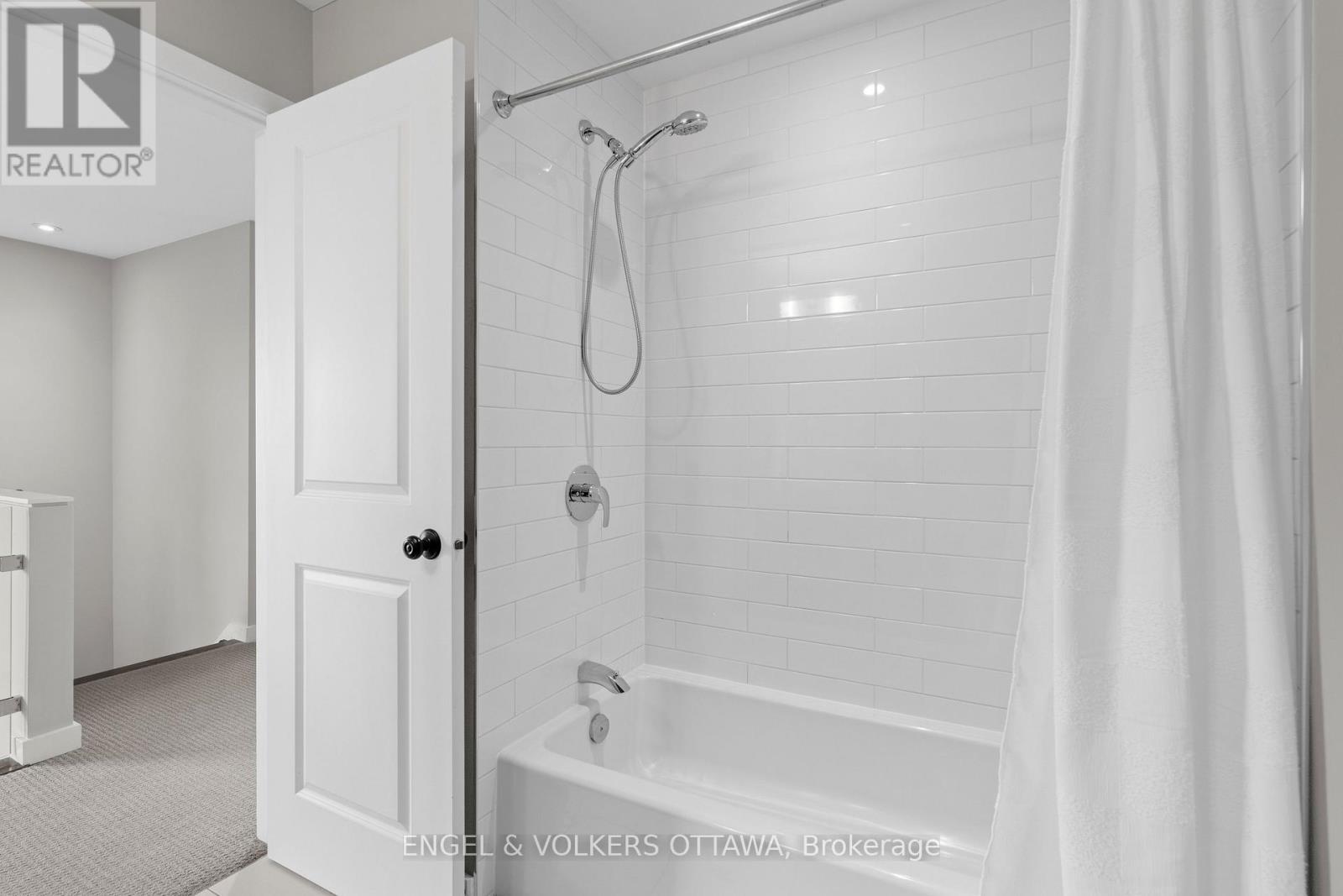 514 Stargazer Crescent