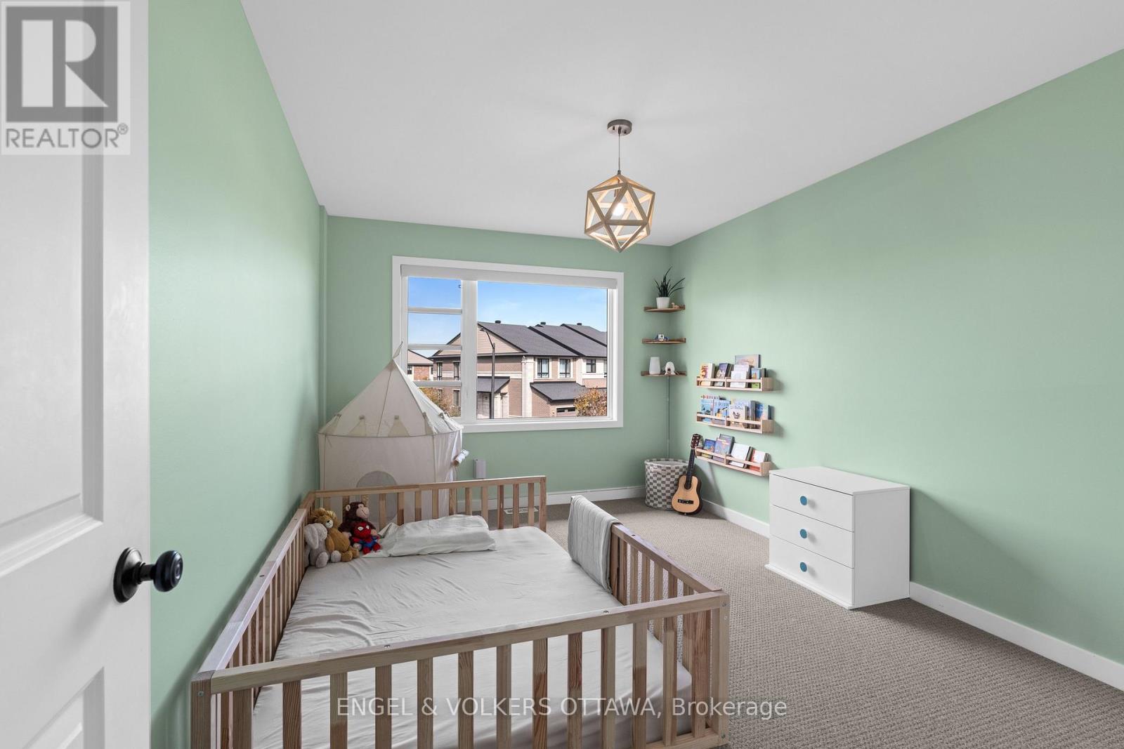 514 Stargazer Crescent