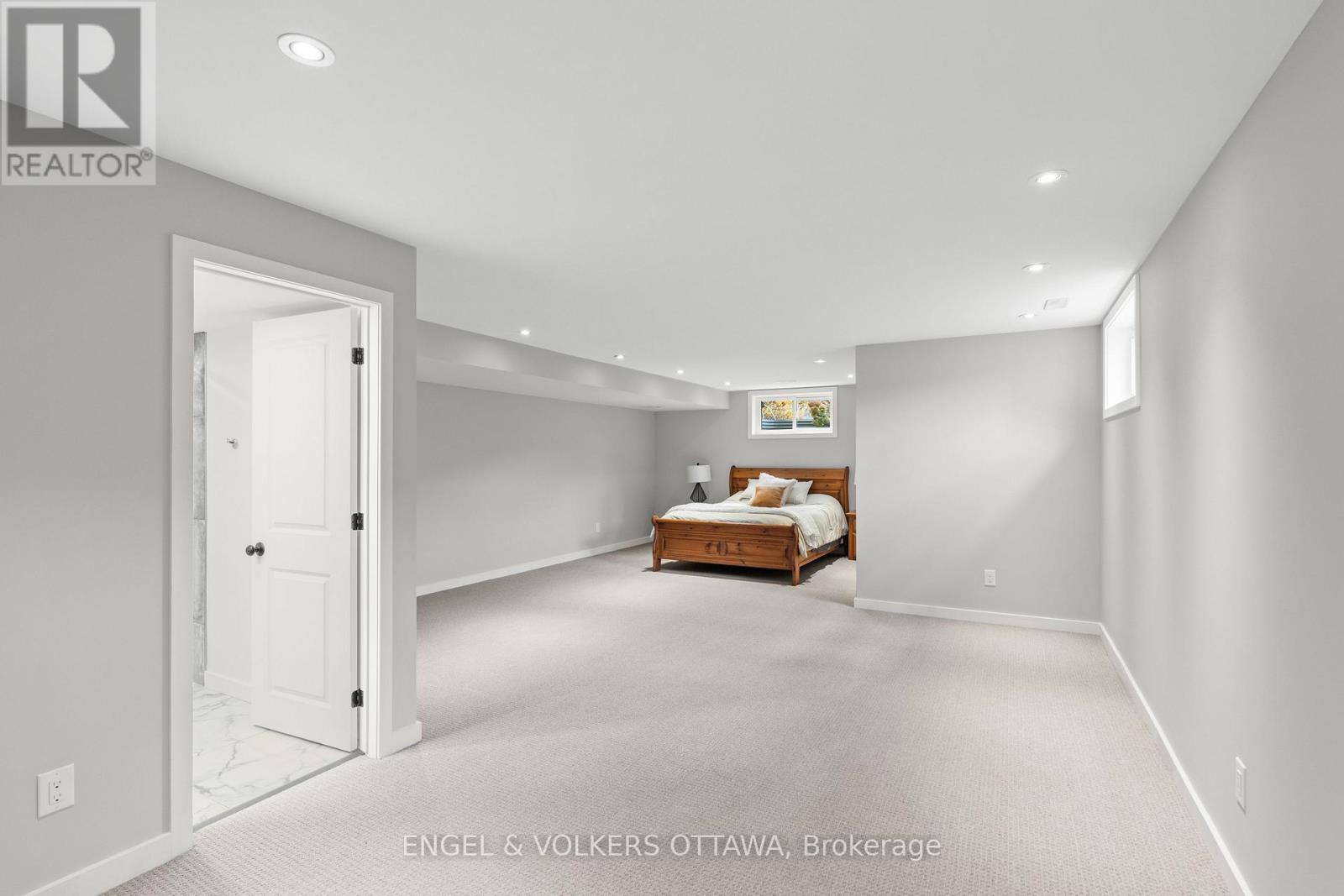 514 Stargazer Crescent