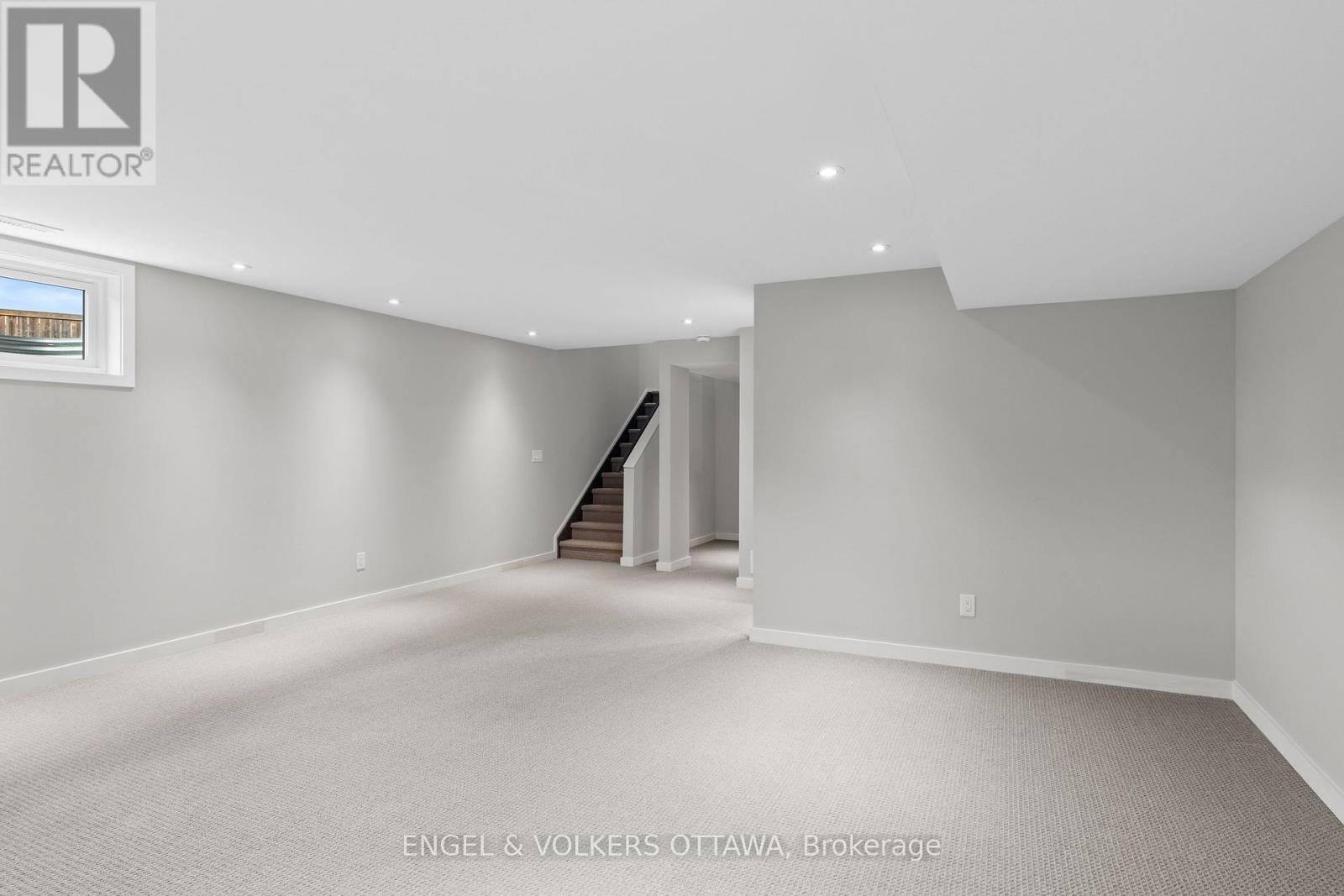 514 Stargazer Crescent