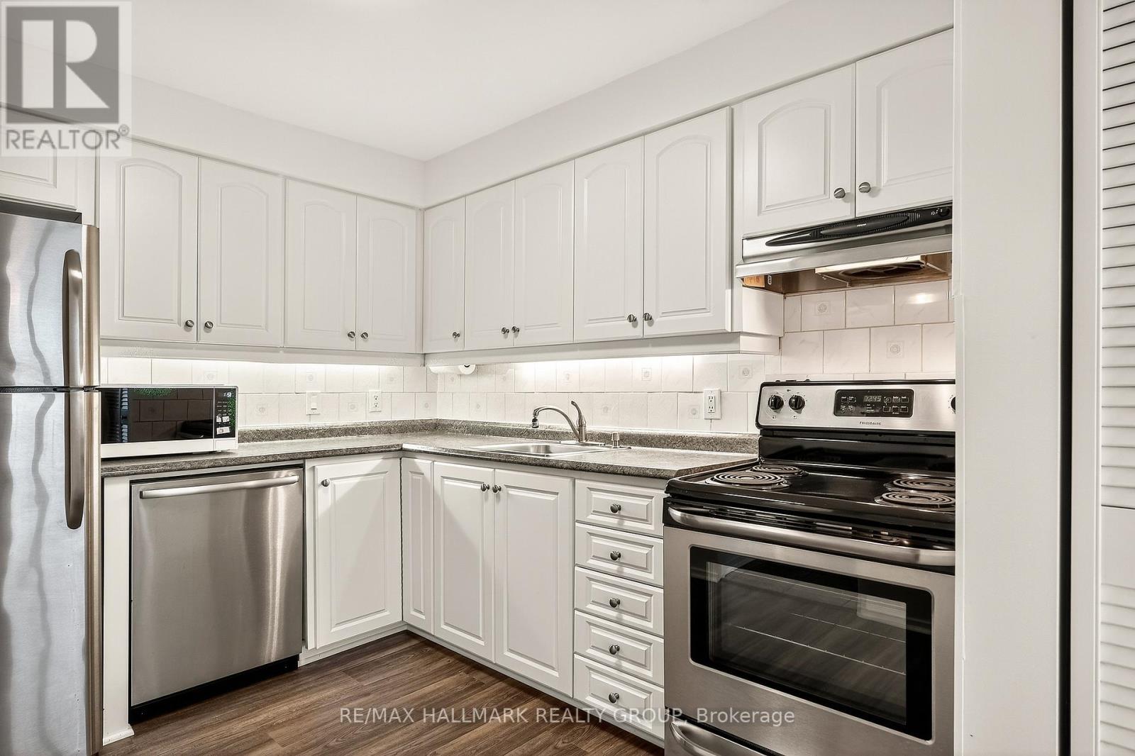 1702 - 1195 Richmond Road