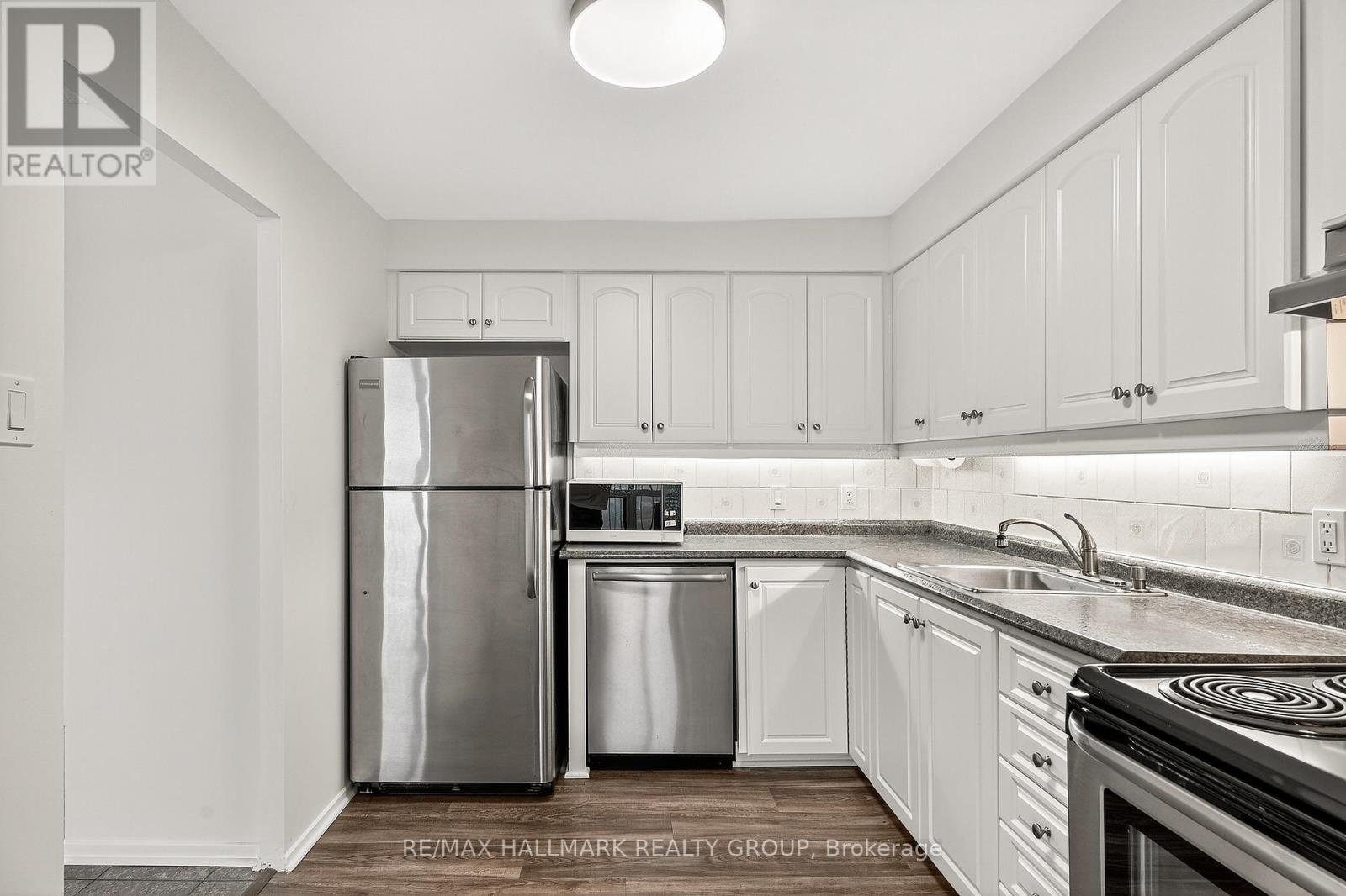 1702 - 1195 Richmond Road