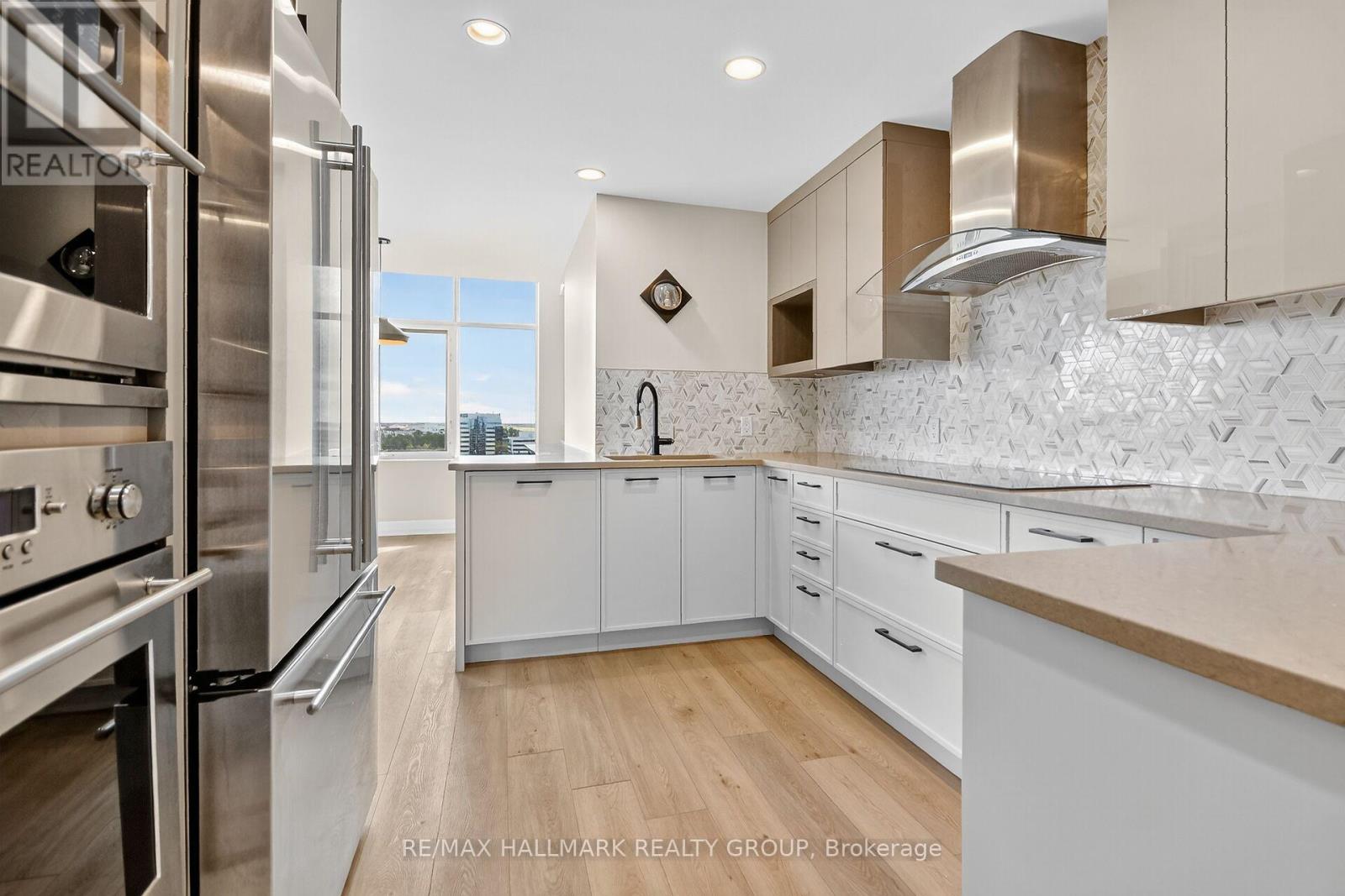 1707 - 3590 Rivergate Way