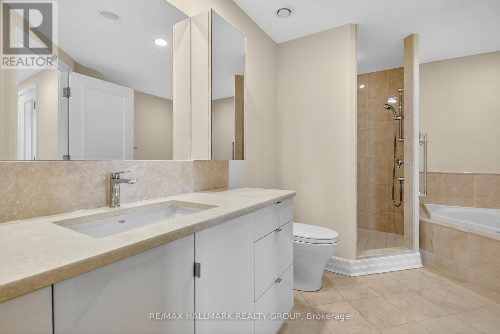 1707 - 3590 Rivergate Way