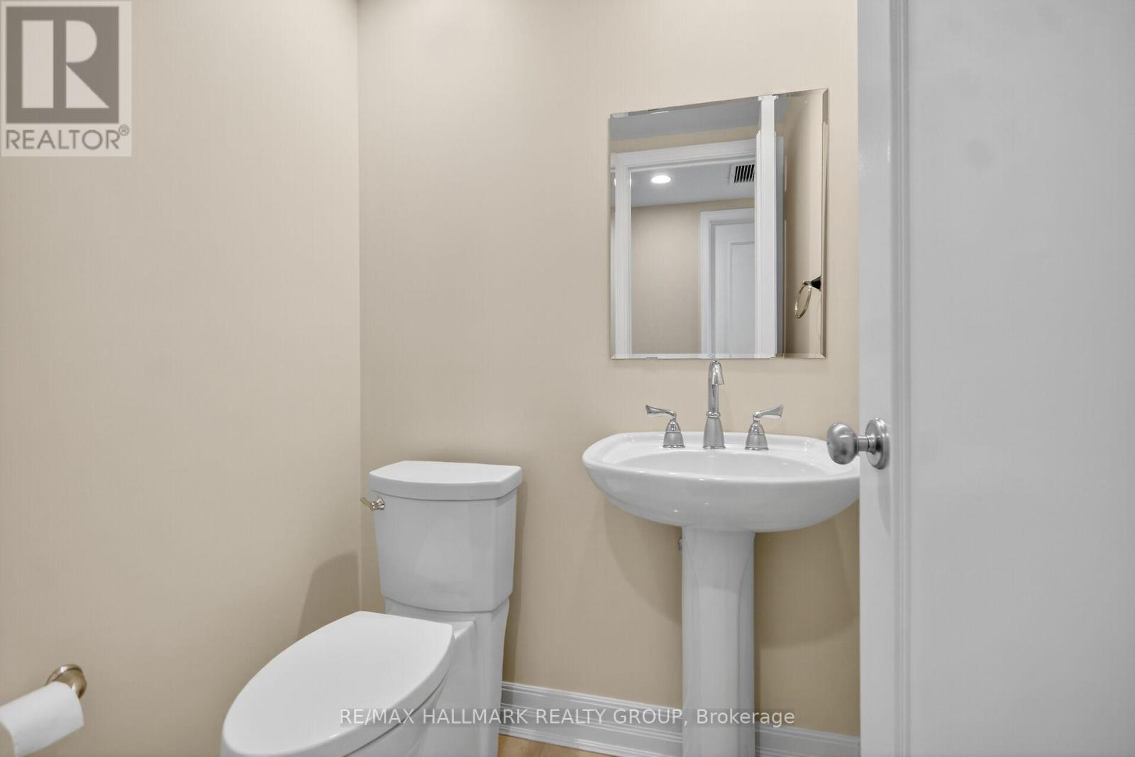 1707 - 3590 Rivergate Way