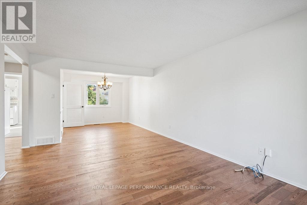 8 Gillespie Crescent