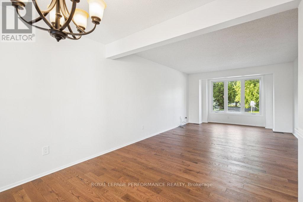 8 Gillespie Crescent