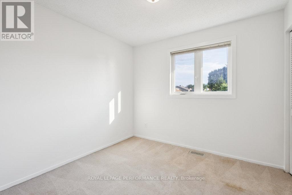 8 Gillespie Crescent