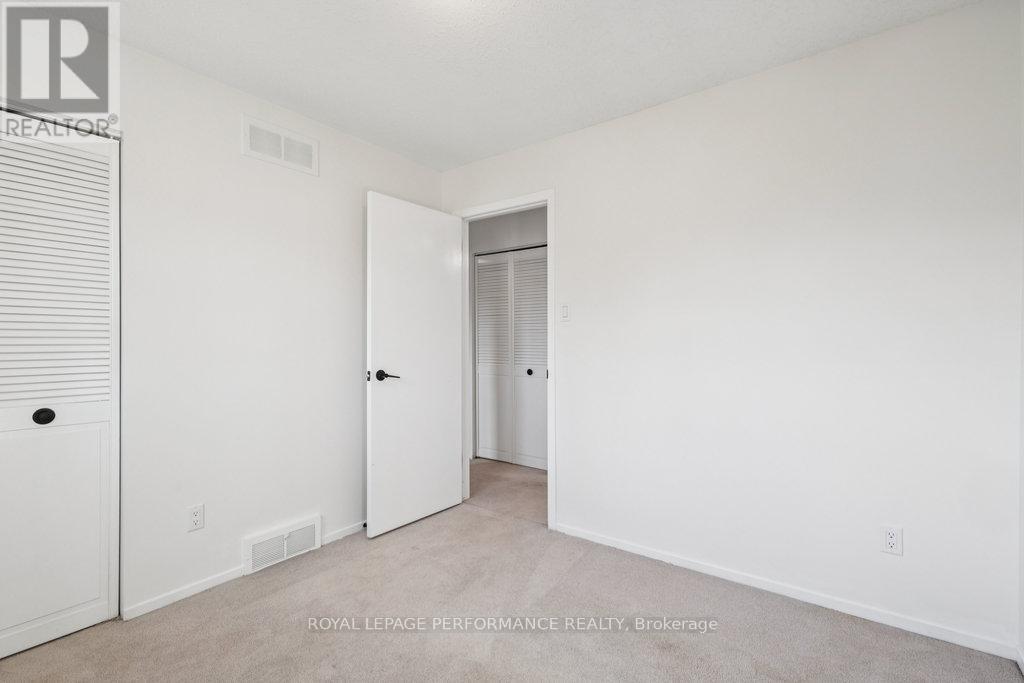 8 Gillespie Crescent