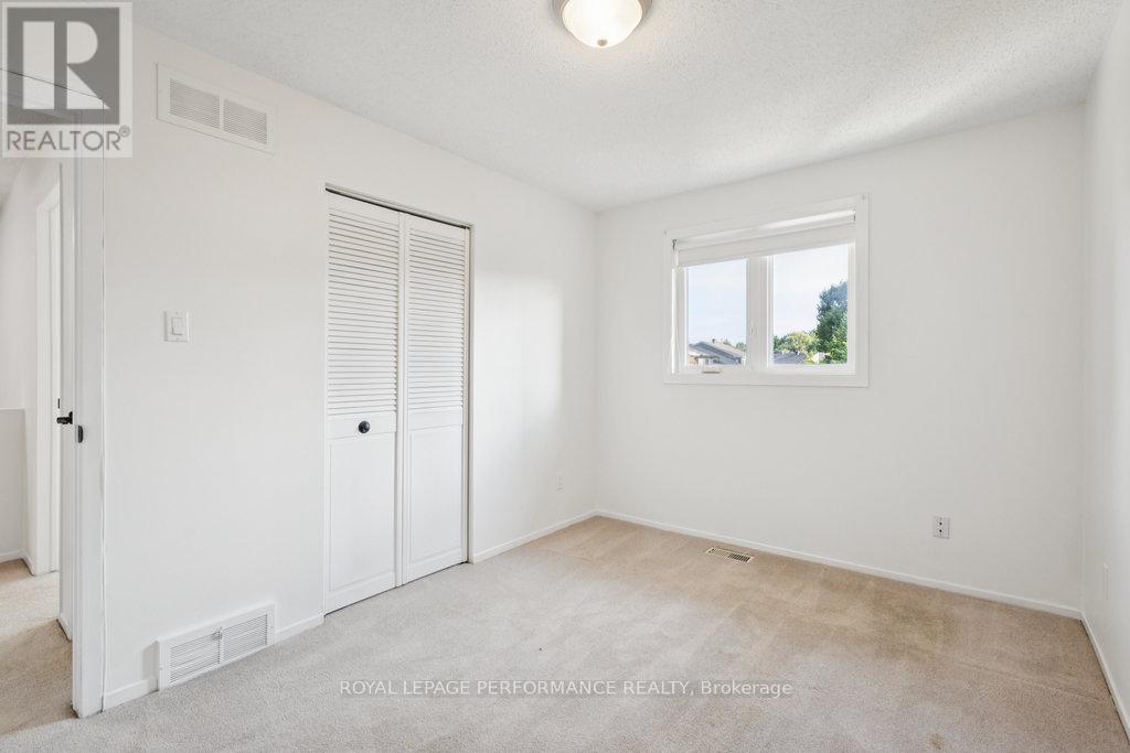 8 Gillespie Crescent