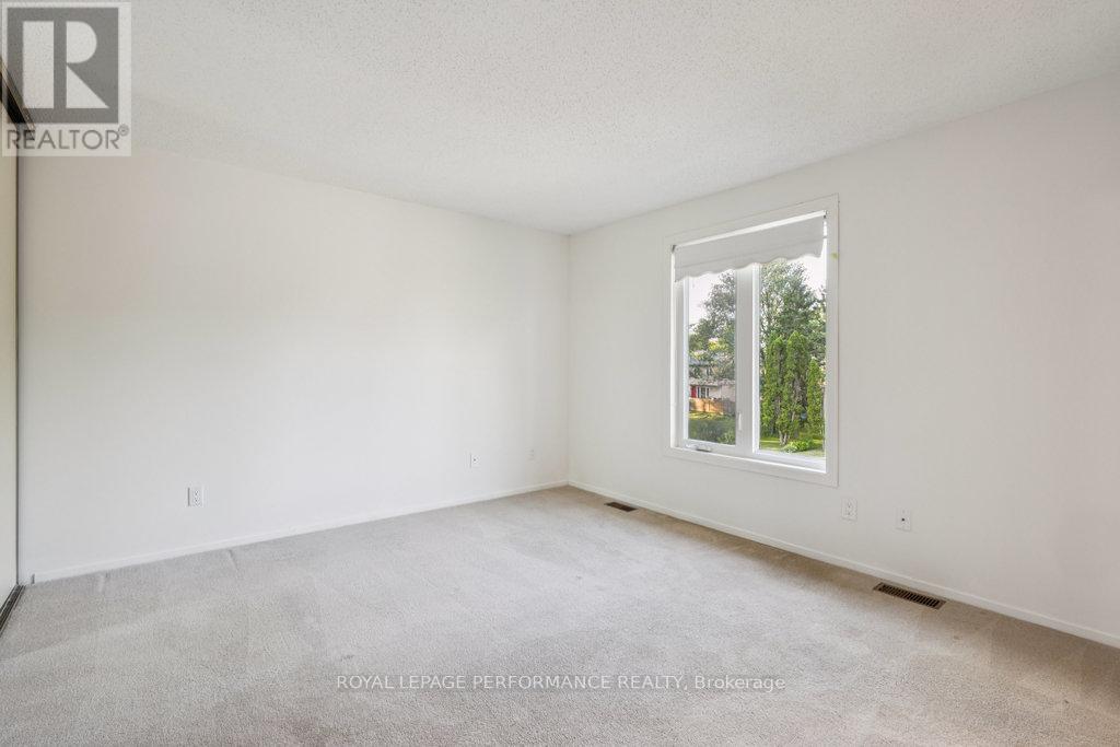 8 Gillespie Crescent