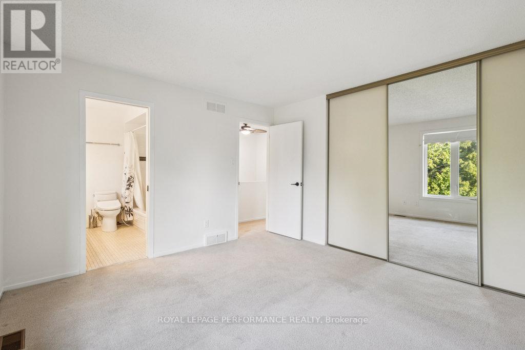 8 Gillespie Crescent