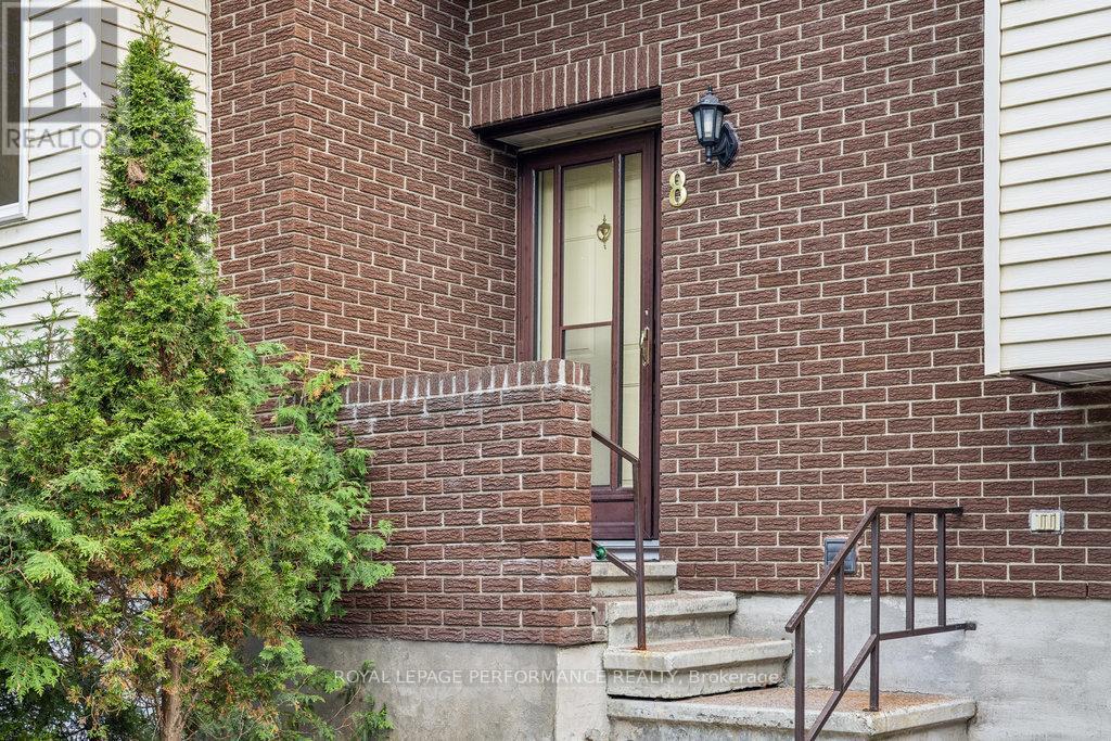 8 Gillespie Crescent