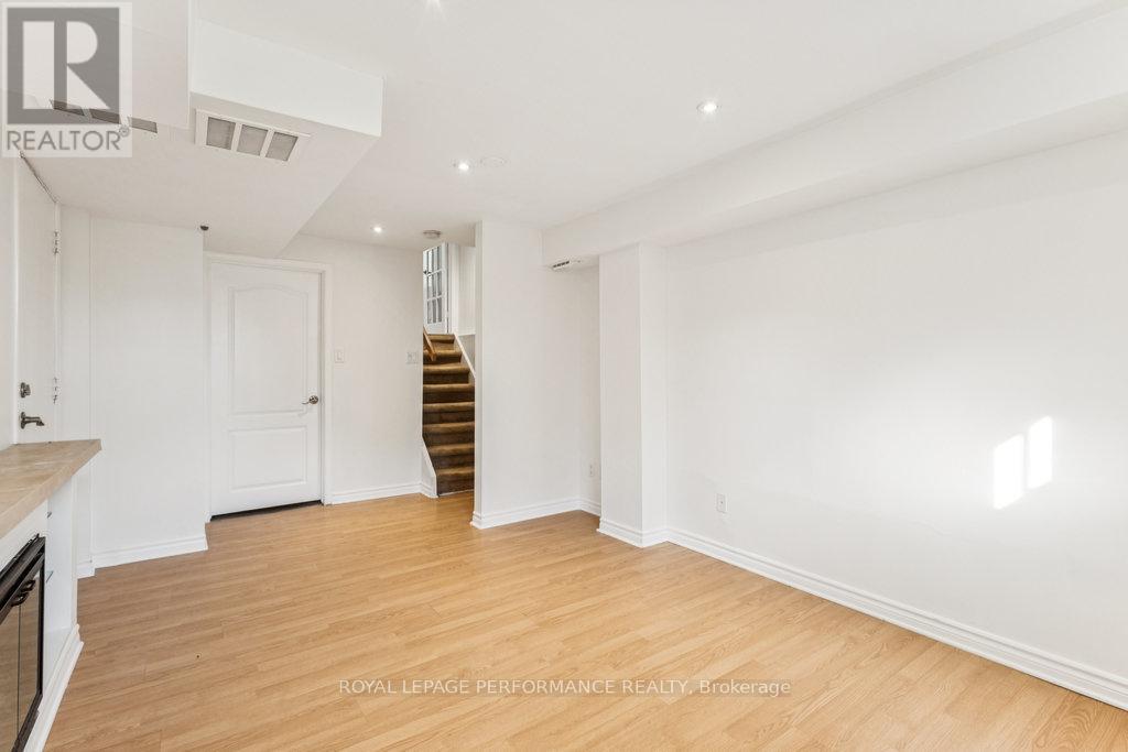 6 Gillespie Crescent