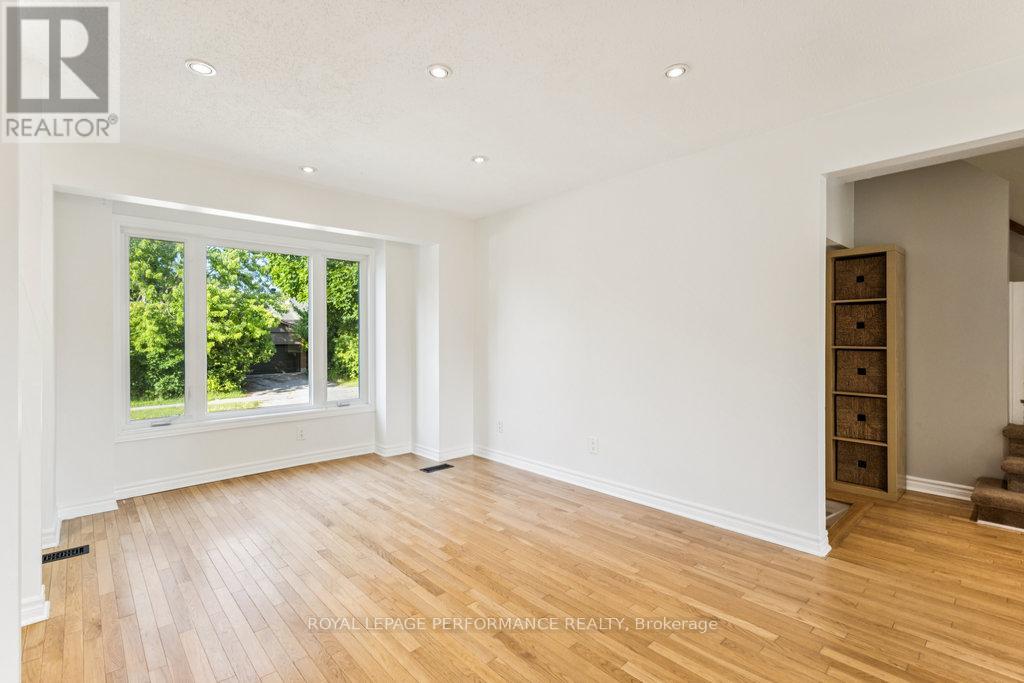 6 Gillespie Crescent