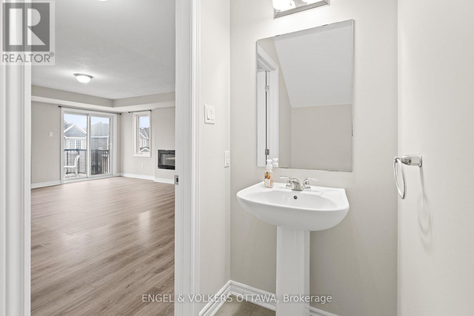 2248 Watercolours Way