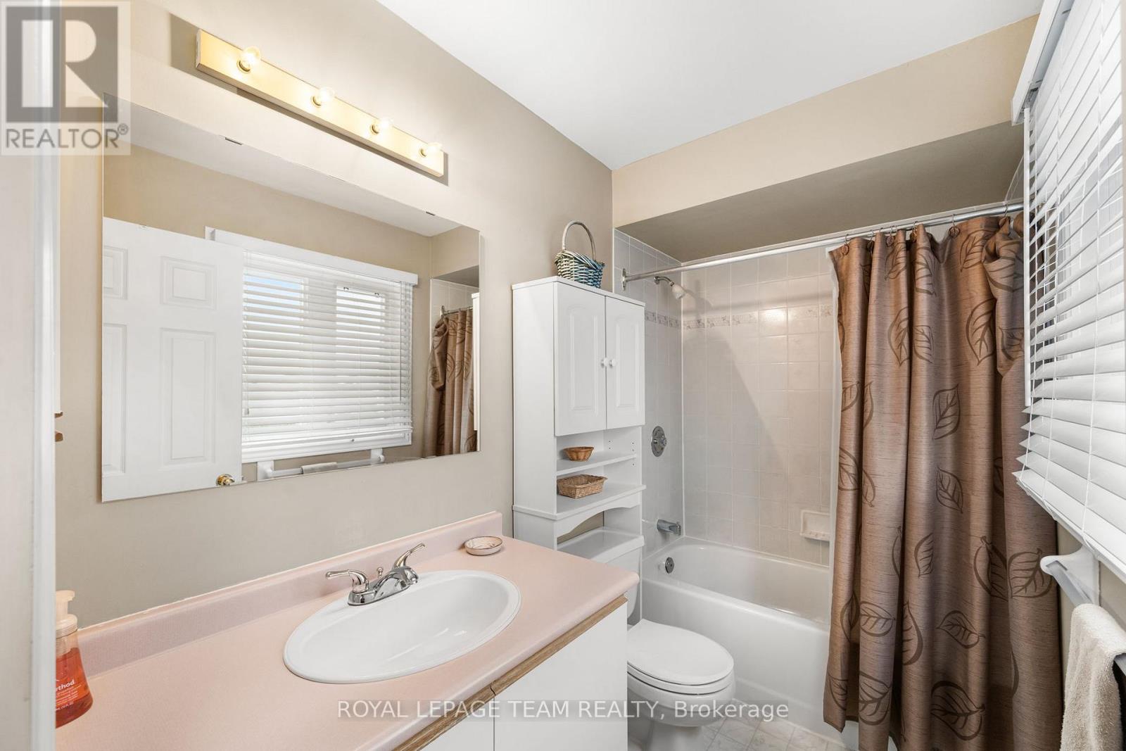 937 Sheenboro Crescent