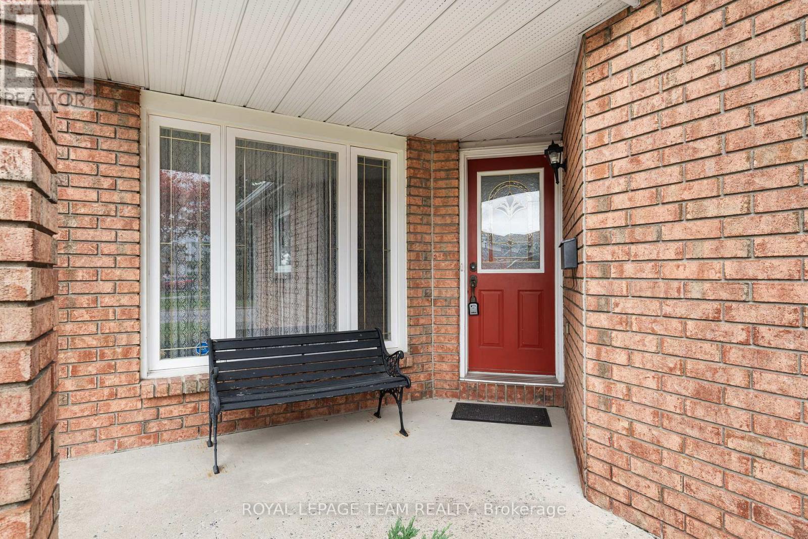 937 Sheenboro Crescent