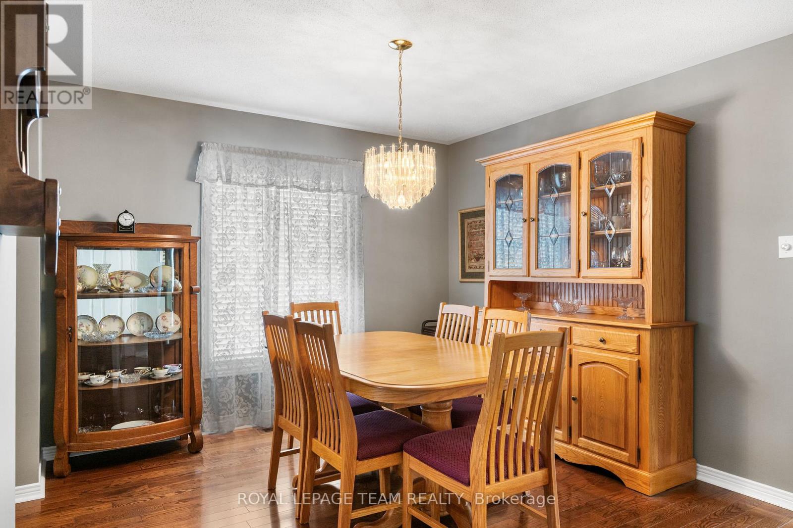 937 Sheenboro Crescent