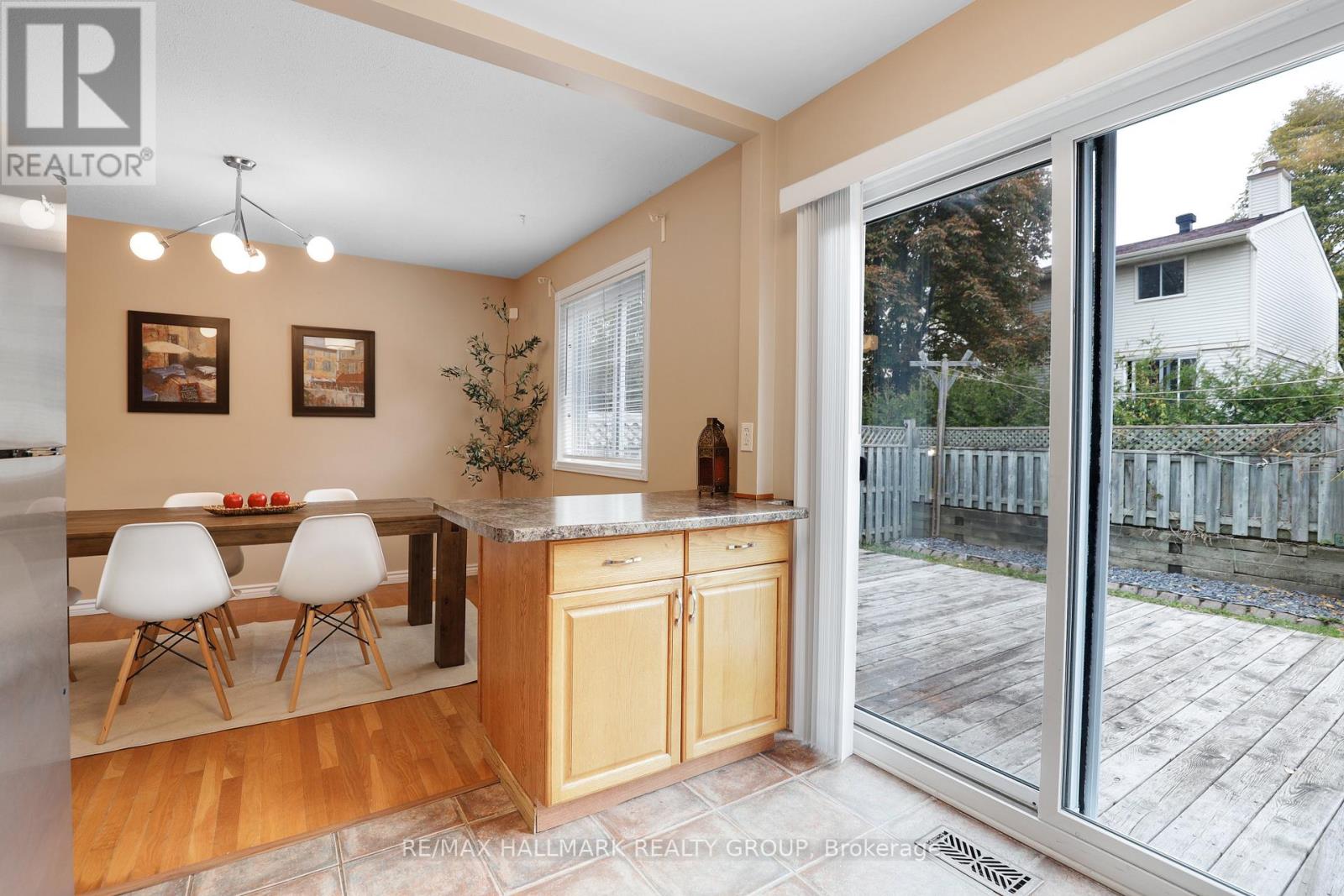 1637 Saxony Crescent