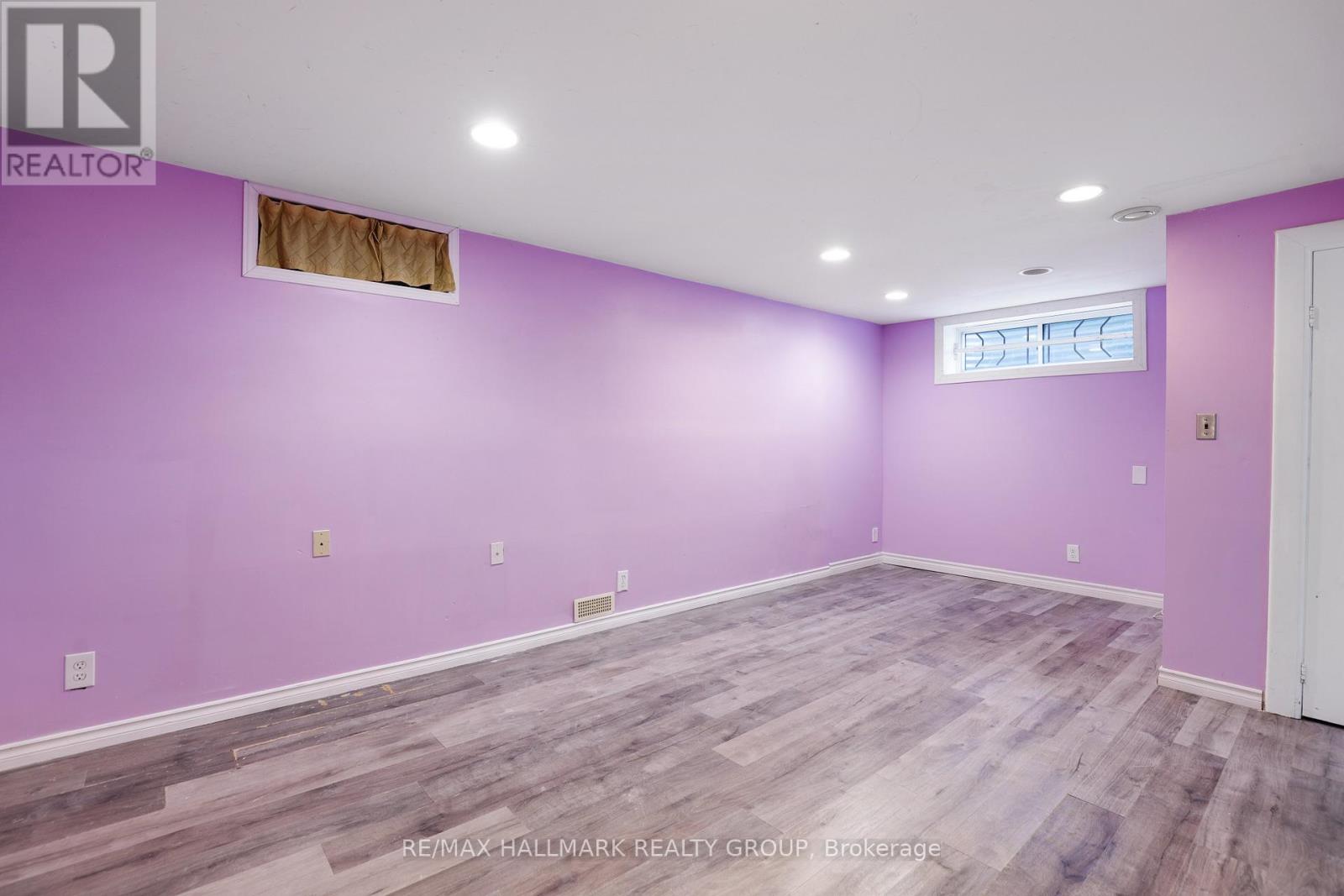 1637 Saxony Crescent