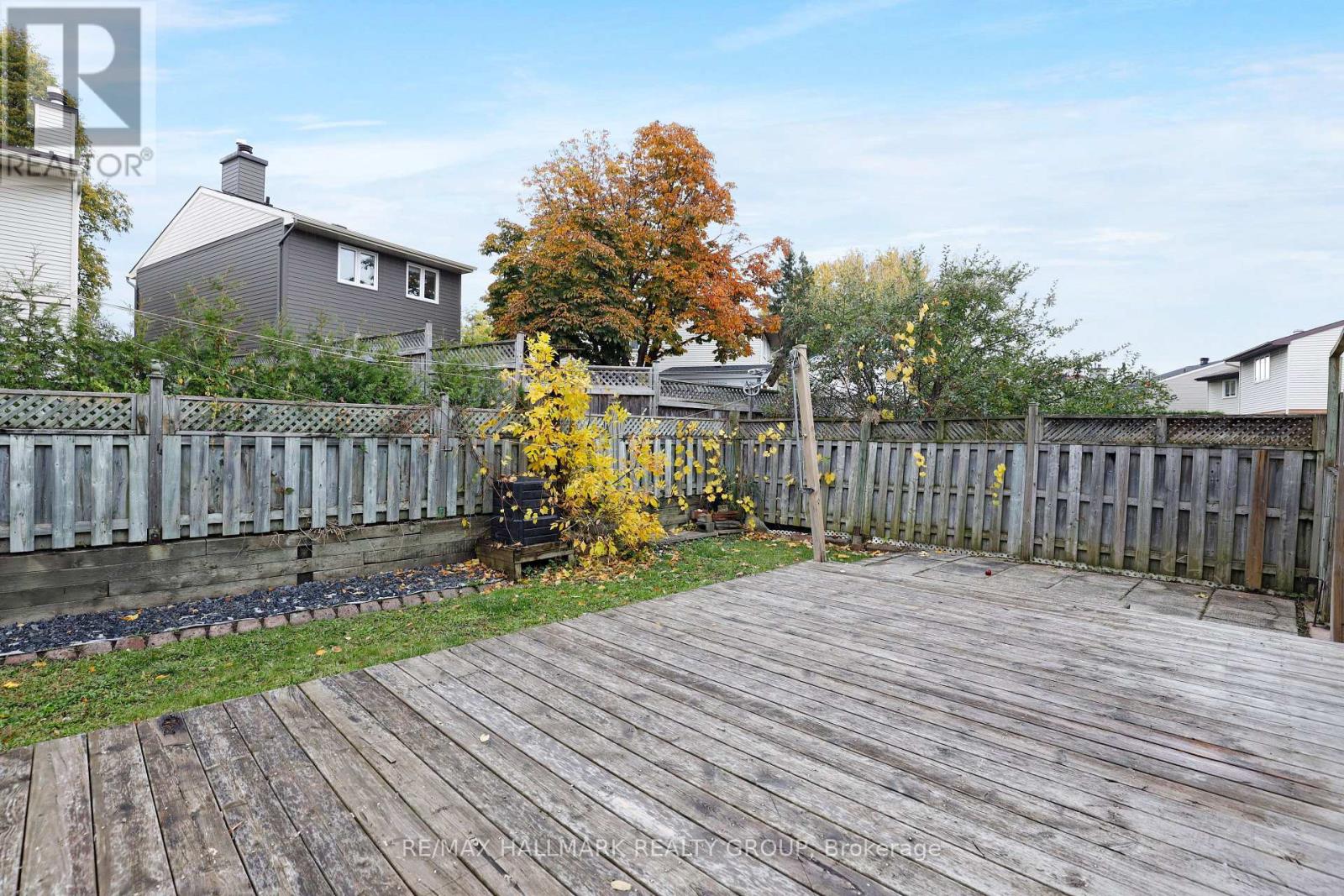 1637 Saxony Crescent