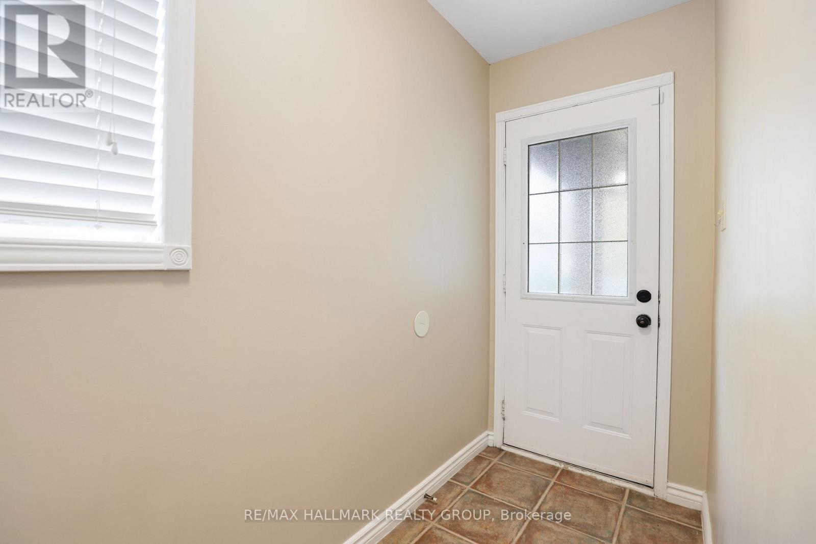 1637 Saxony Crescent