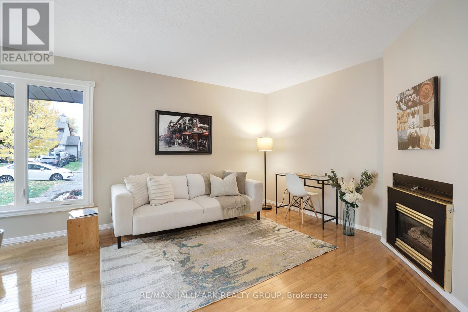 1637 Saxony Crescent