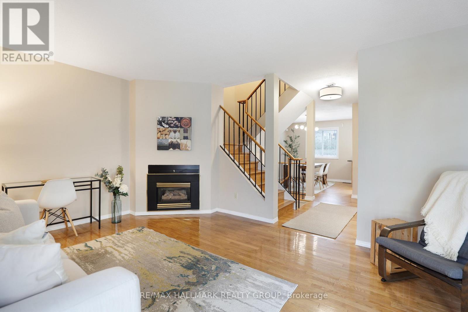 1637 Saxony Crescent