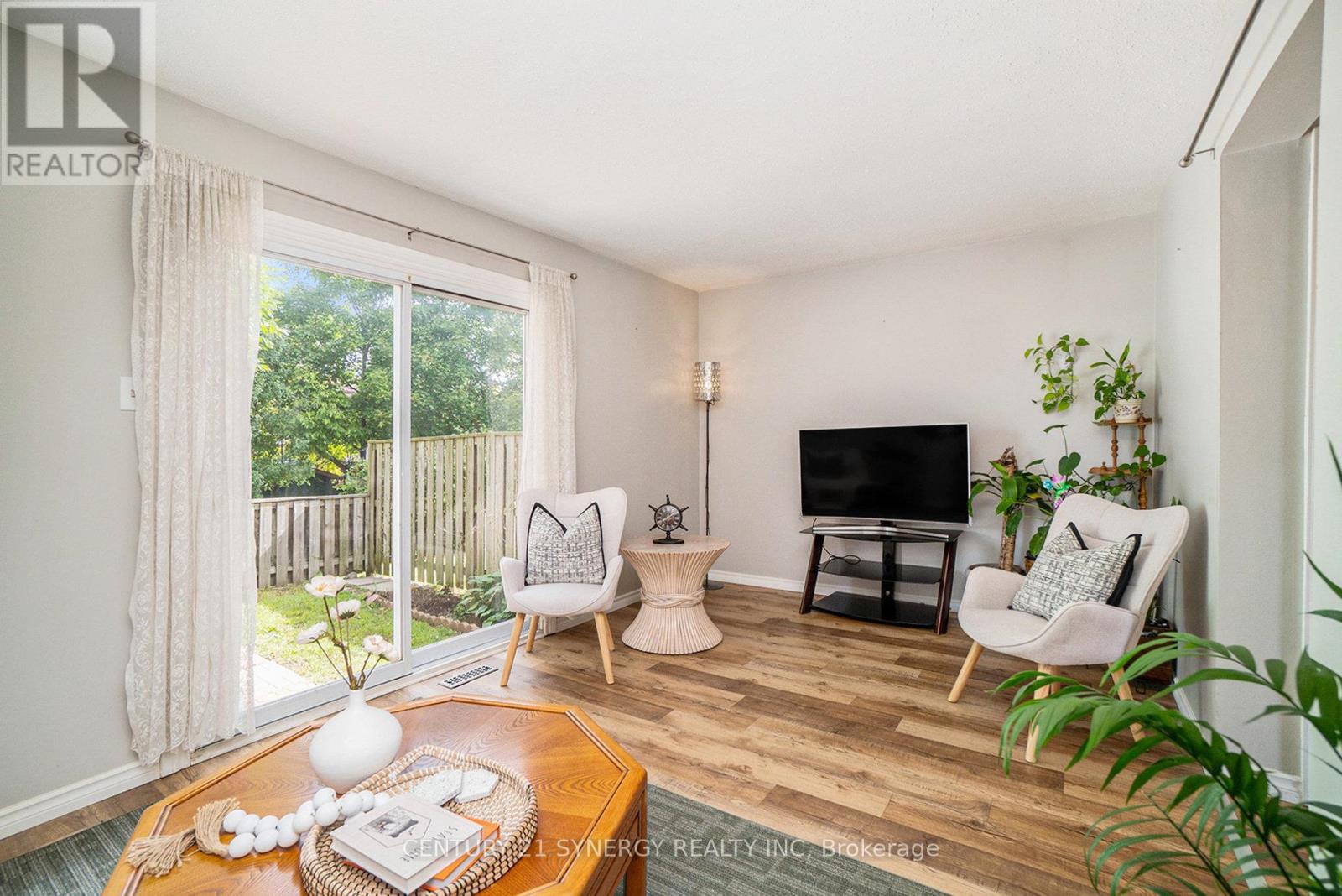 14 - 2570 Southvale Crescent