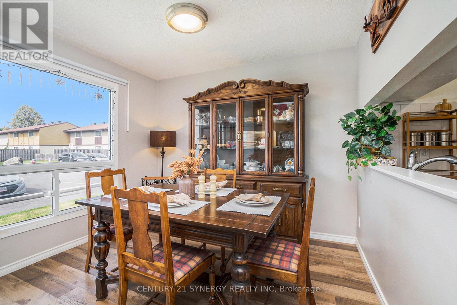 14 - 2570 Southvale Crescent