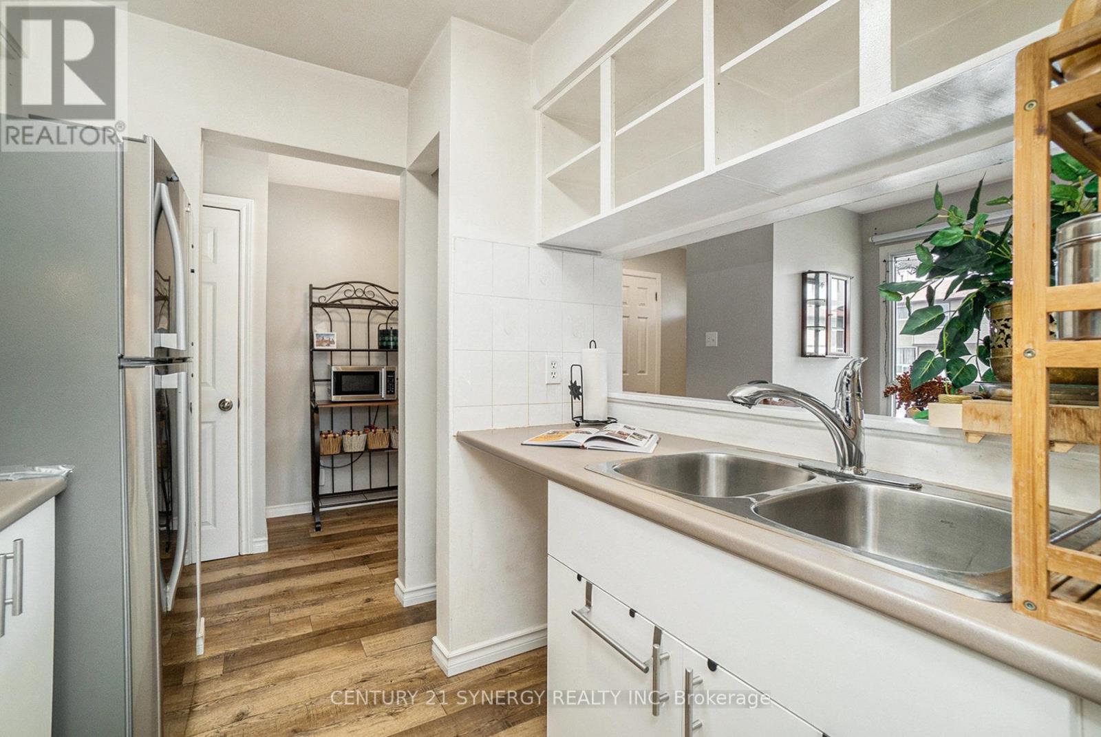 14 - 2570 Southvale Crescent