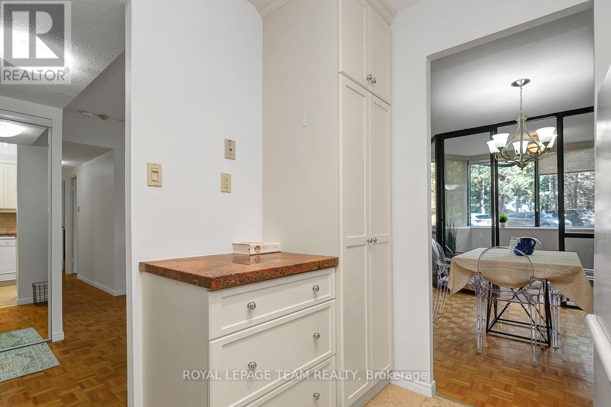 411 - 2871 Richmond Road