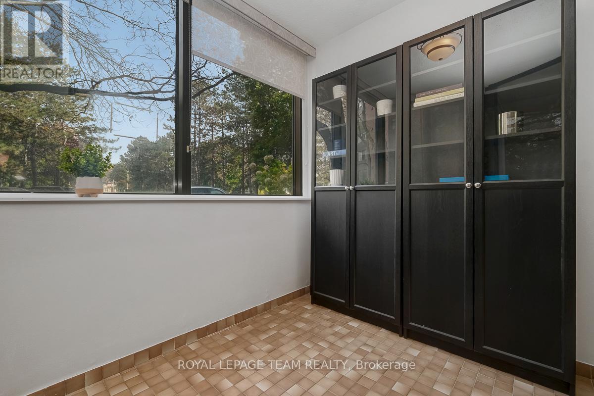 411 - 2871 Richmond Road