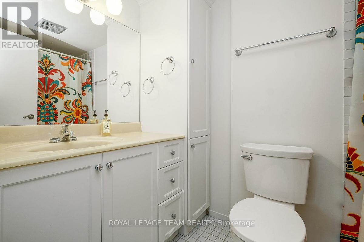 411 - 2871 Richmond Road