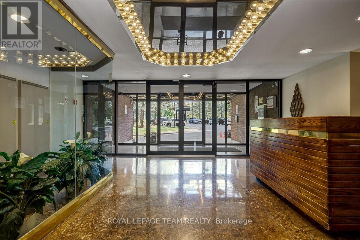 411 - 2871 Richmond Road