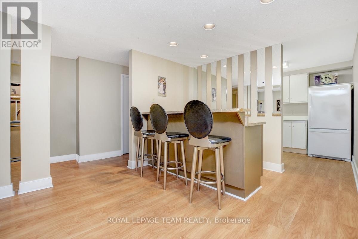 411 - 2871 Richmond Road