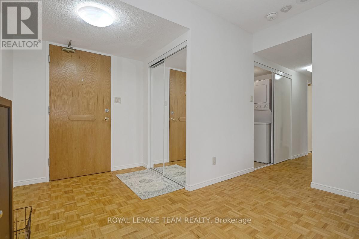 411 - 2871 Richmond Road