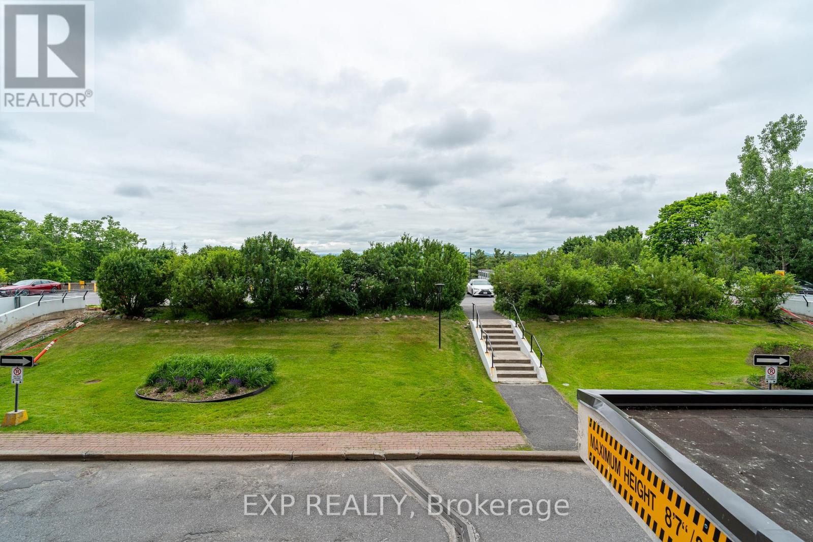 101 - 415 Greenview Avenue