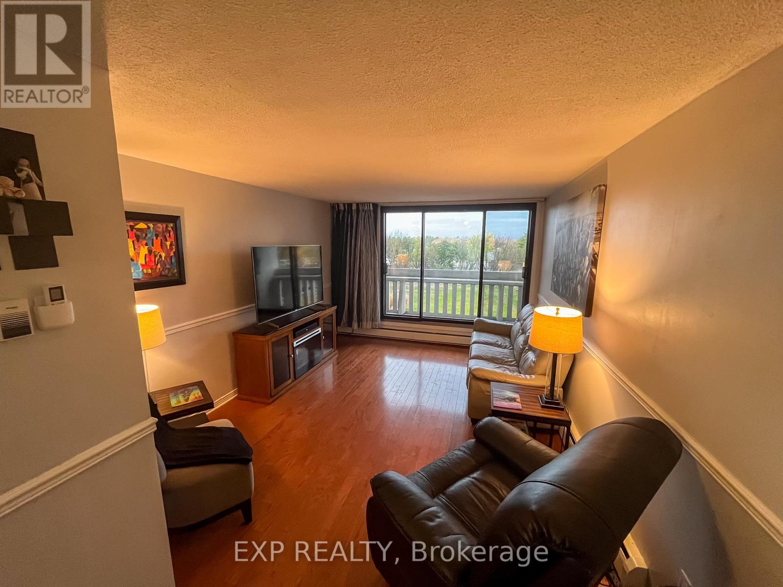 101 - 415 Greenview Avenue