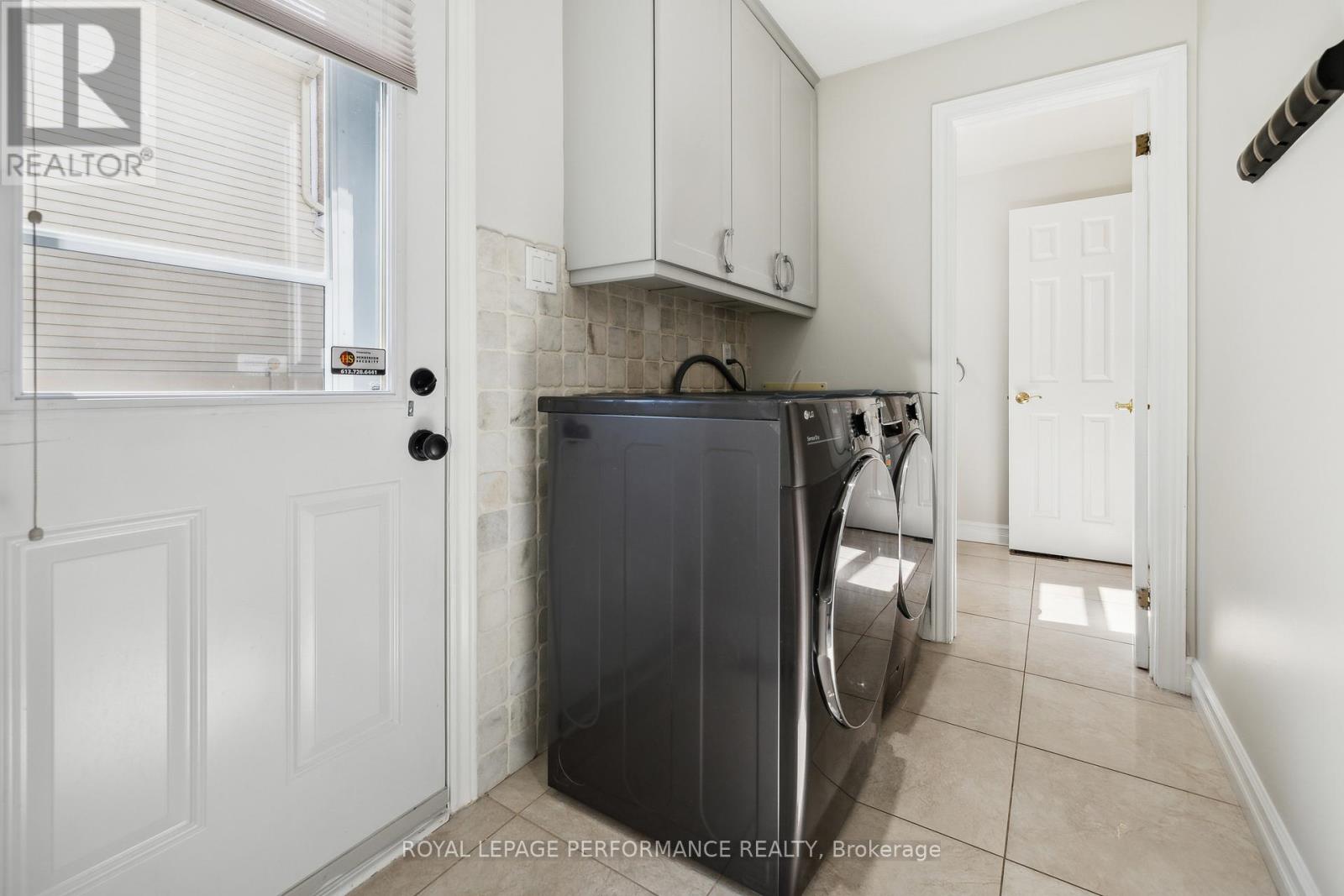 1873 Du Clairvaux Road