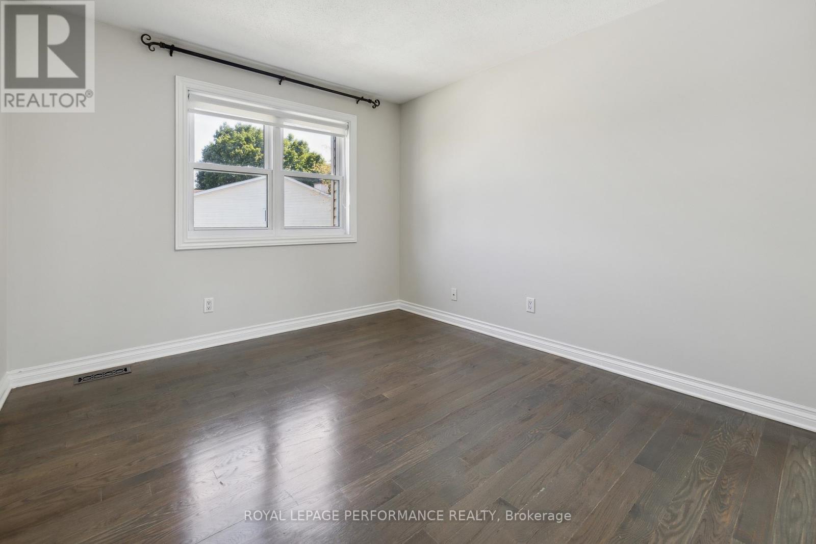 1873 Du Clairvaux Road