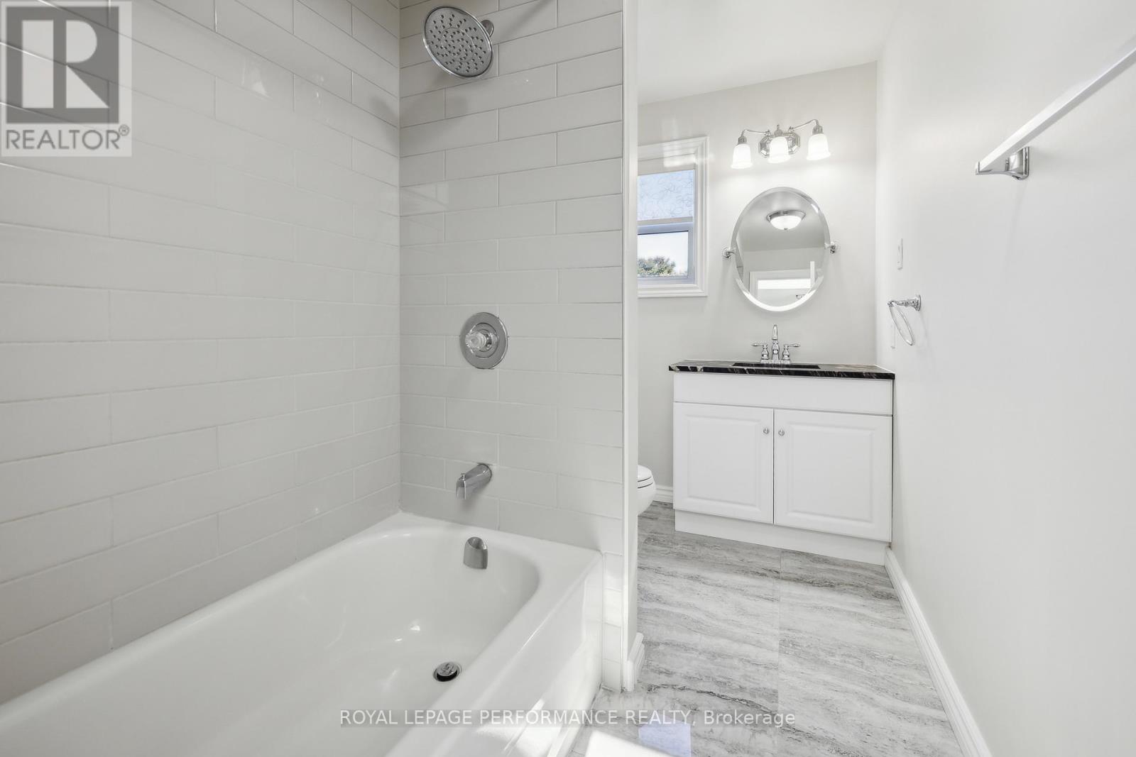 1873 Du Clairvaux Road