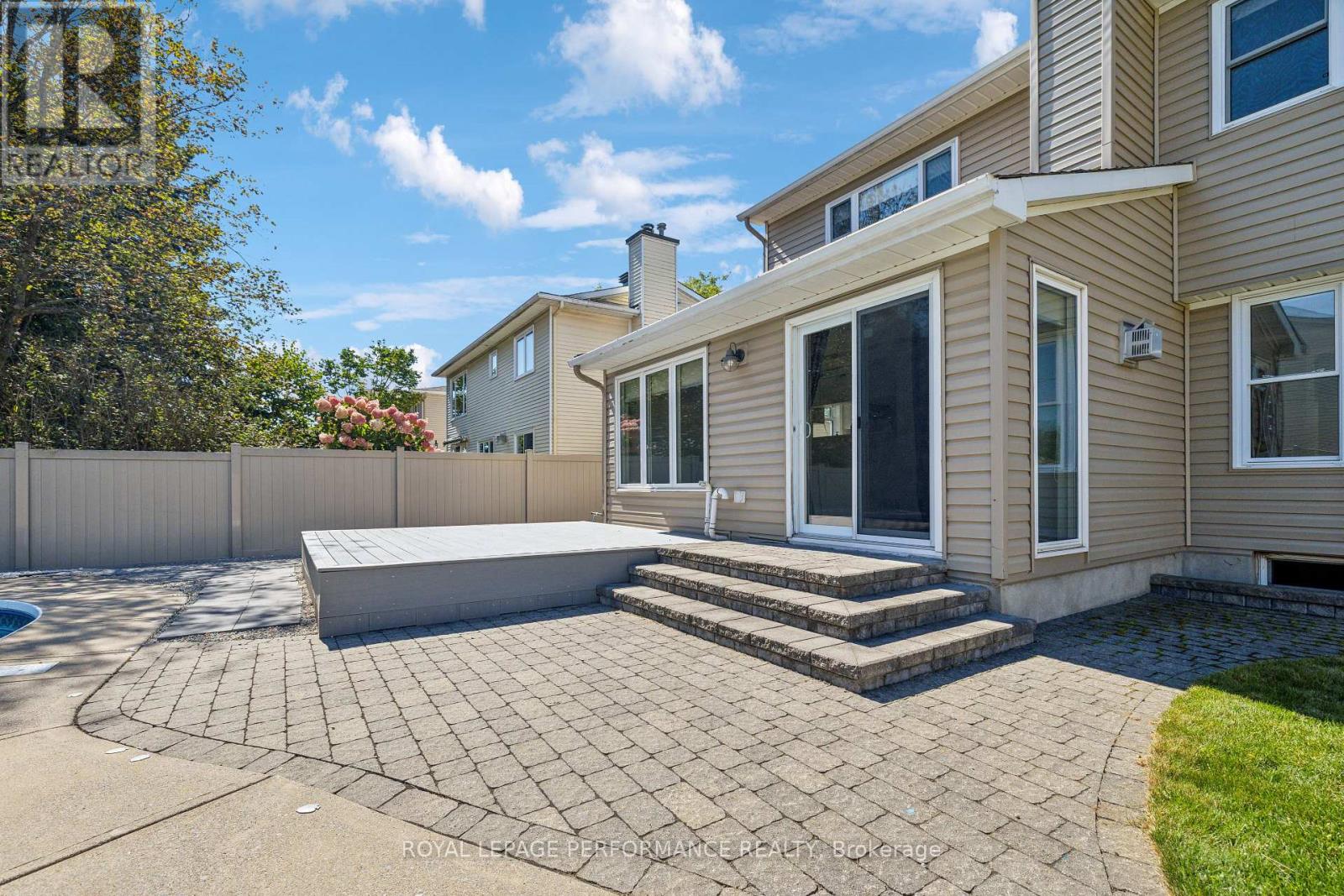 1873 Du Clairvaux Road