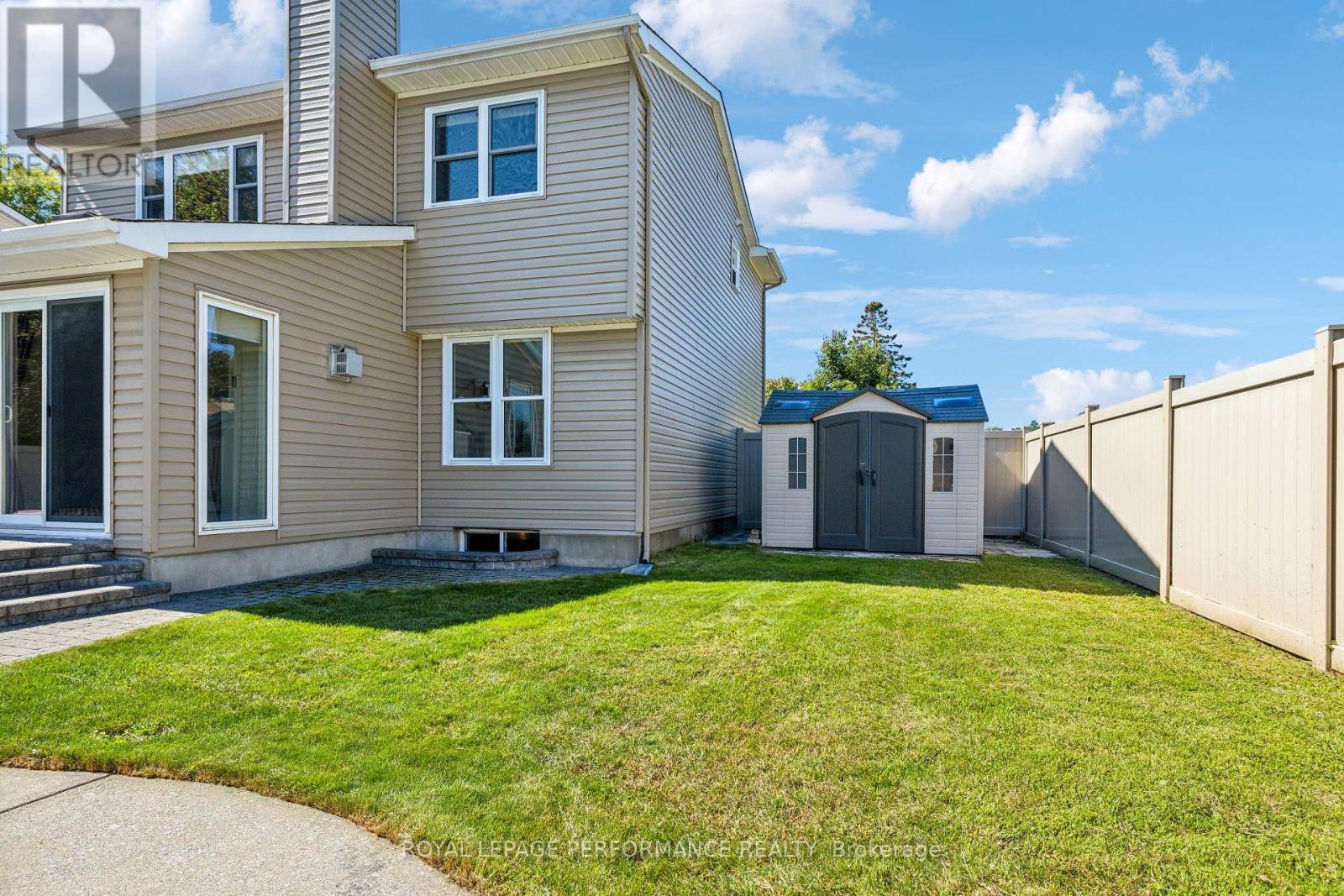 1873 Du Clairvaux Road