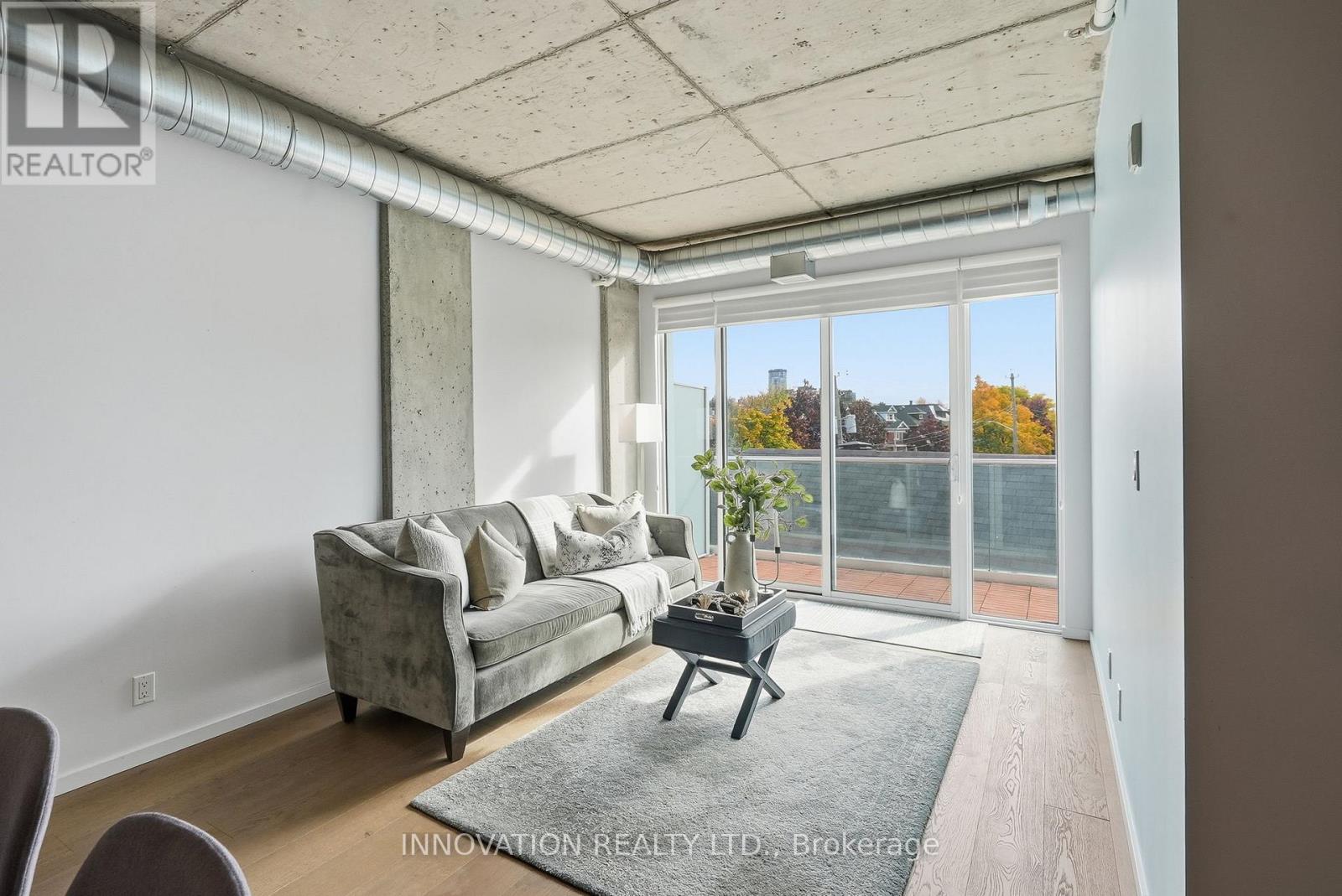 410 - 1000 Wellington Street W