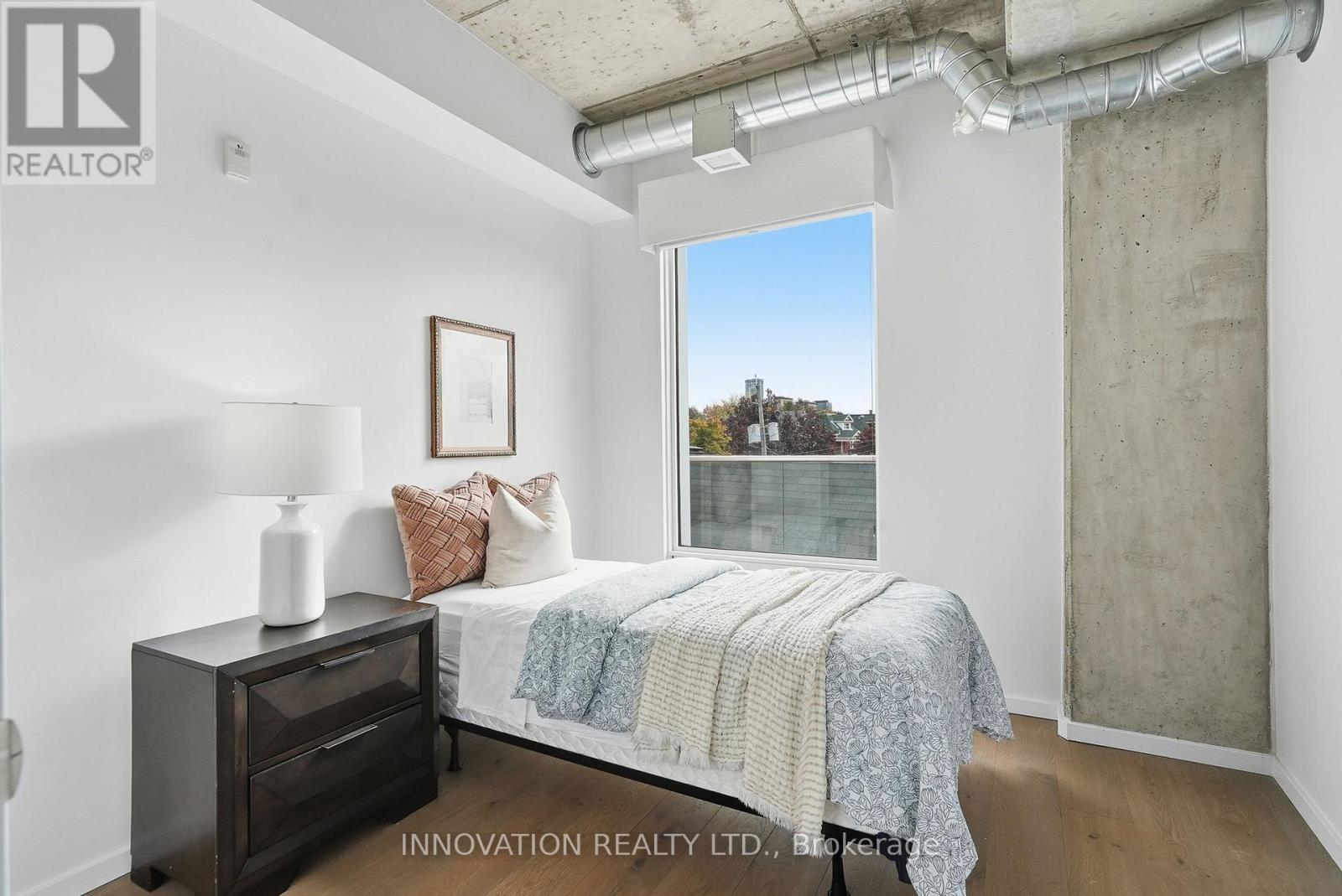 410 - 1000 Wellington Street W