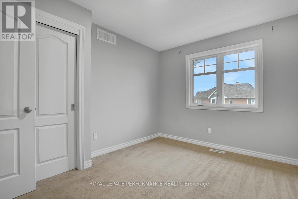 880 White Alder Avenue