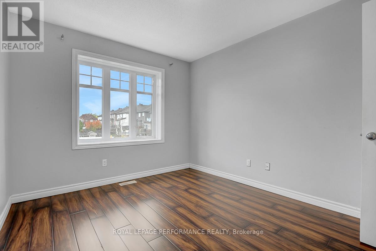 880 White Alder Avenue