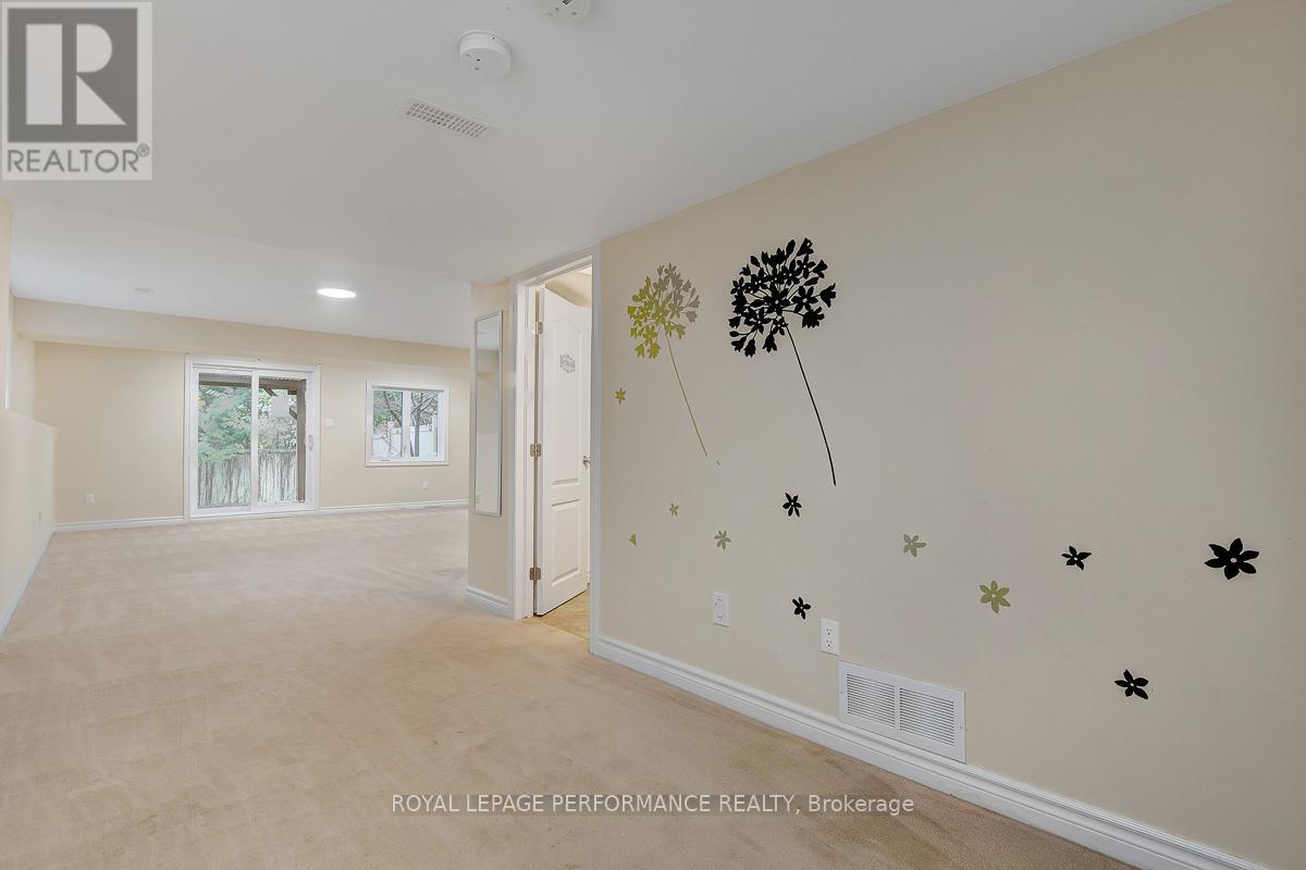 880 White Alder Avenue